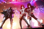 (l-r) Gene Simmons, Tommy Thayer and Paul Stanley