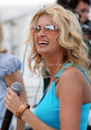 Linda Davis