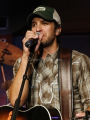 luke-bryan_011