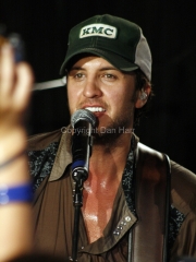 luke-bryan_017