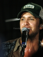 luke-bryan_018