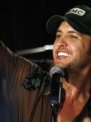 luke-bryan_019