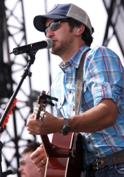 luke-bryan_177