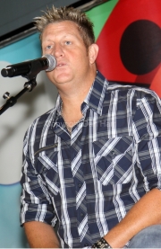 Gary LeVox