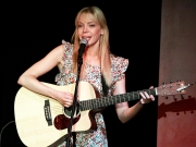 Riki Lindhome