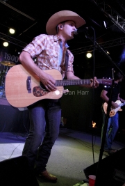 Dustin Lynch