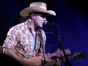 Dustin Lynch