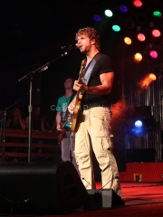 billy-currington_050