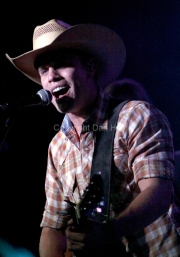 Dustin Lynch