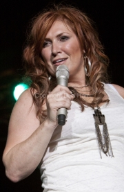 Jo Dee Messina