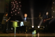 John Tesh