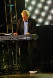 John Tesh
