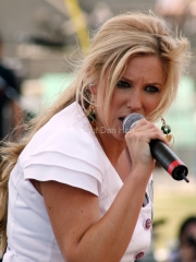 Julie Roberts