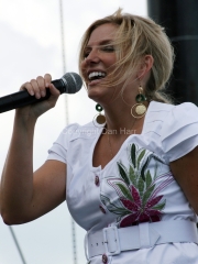 Julie Roberts