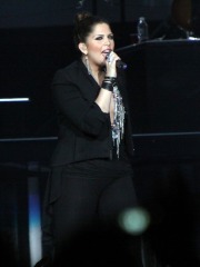 Hillary Scott