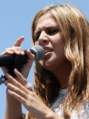 Hillary Scott