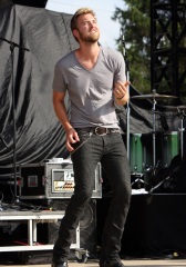 Charles Kelley