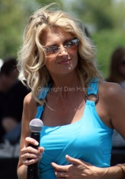 Linda Davis