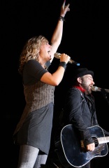 Jennifer Nettles and Kristian Bush