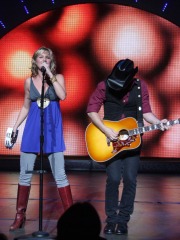 Jennifer Nettles and Kristian Bush