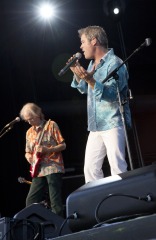 Steve Howe, Benoit David